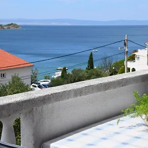 https://apartmani-rosina.primorje-gorskikotar.com