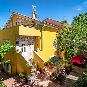 https://apartmani-grguric.primorje-gorskikotar.com