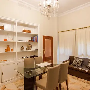 https://rentalsevilla-en-el-mercado-del-arenal.es-andalucia.com