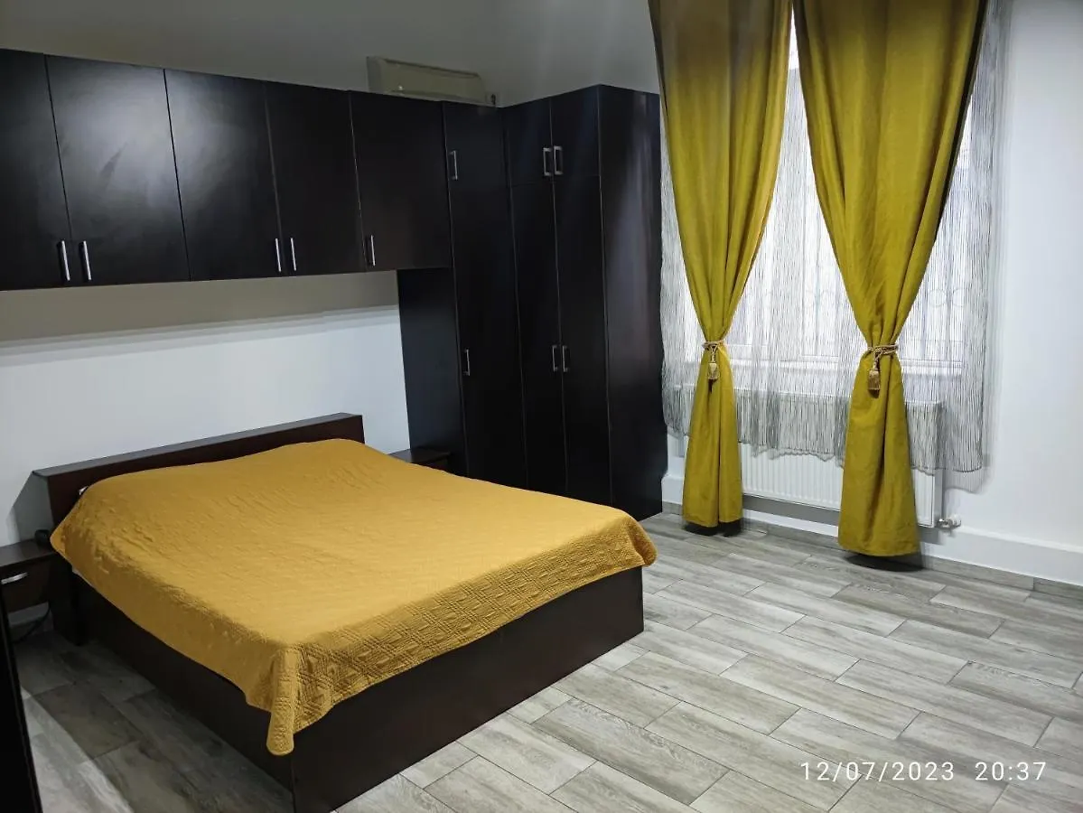 Christie'S 2 Central Apartment Bucharest Romania